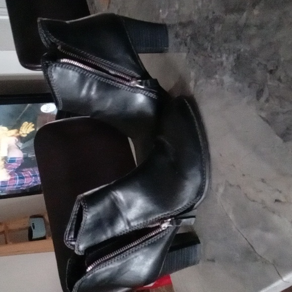 Black ankle boots - Picture 3 of 4